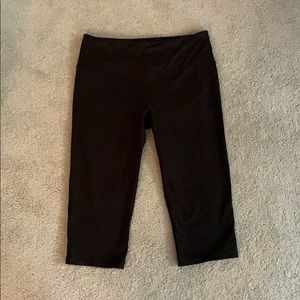 Victoria’s Secret Crop Sports Leggings